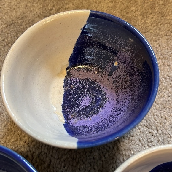 Set of 3 handmade pottery bowls, blue/purple and white glaze - Picture 2 of 8